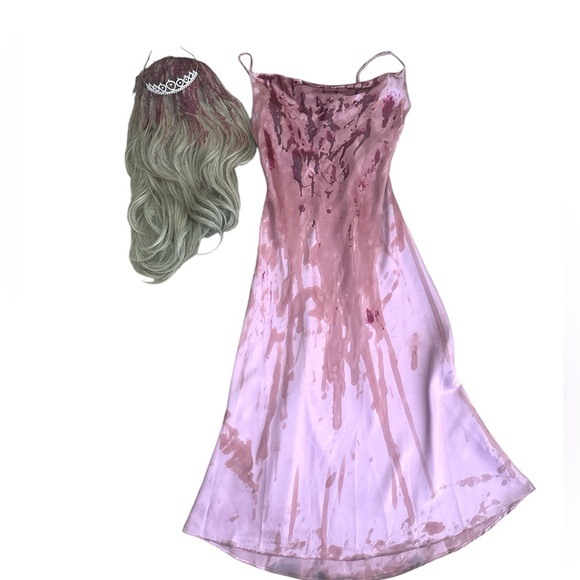 Carrie Costume (includes dress, wig, crown) - Picture 3 of 5